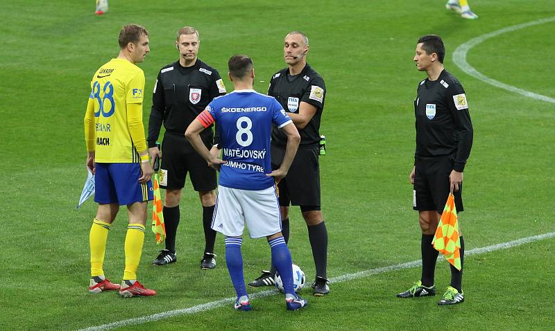 Fotbalisté Zlína (žluté dresy) se v 15. kola FORTUNA:LIGY představili na hřišti Mladé Boleslavi.