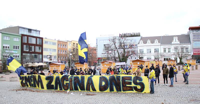 Fanoušci hokejového Zlína během nedělního odpoledne protestovali proti vedení klubu.