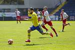 Fotbalisté Zlína (ve žlutých dresech) porazili na Letné třetiligovou Kroměříž 4:1.