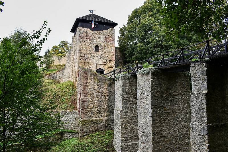 Hrad Lukov - zřícenina.