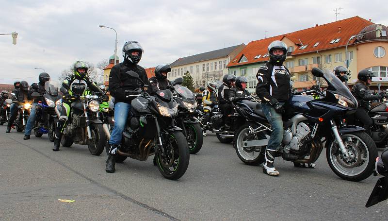 V sobotu 7. dubna 2018 se na náměstí v Otrokovicích konalo zahájení motorkářské sezony vyjížďkou MOTOBESIP - Restart.