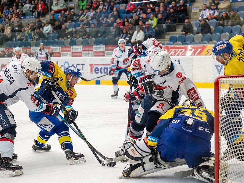 Druhá třetina zápasu přinesla další góly a za domácí se prosadil Radek Duda. (18.1.2019)