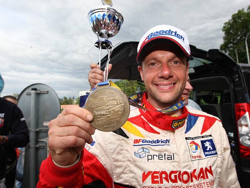  Na konci závodu posledního ročníku Barum rally Zlín měl největší radost Belgičan Freddy Loix, který ve voze Peugeot 207 S2000 byl nejrychlejší . Obhájí prvenství i letos?