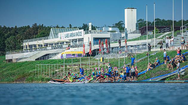 Račická Labe aréna opět patřila triatlonu. Na slavném veslařském kanále se konal předposlední letošní závod Českého poháru v krátkém triatlonu.