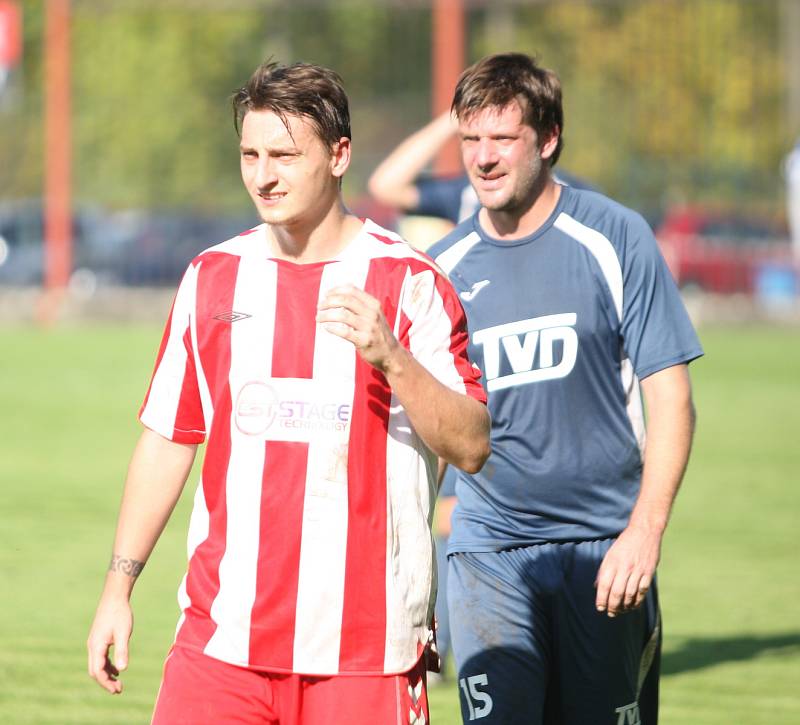 Fotbalisté Brumova (bílo-červení) v 11. kole divize E remizovali v derby se Slavičínem 1:1.