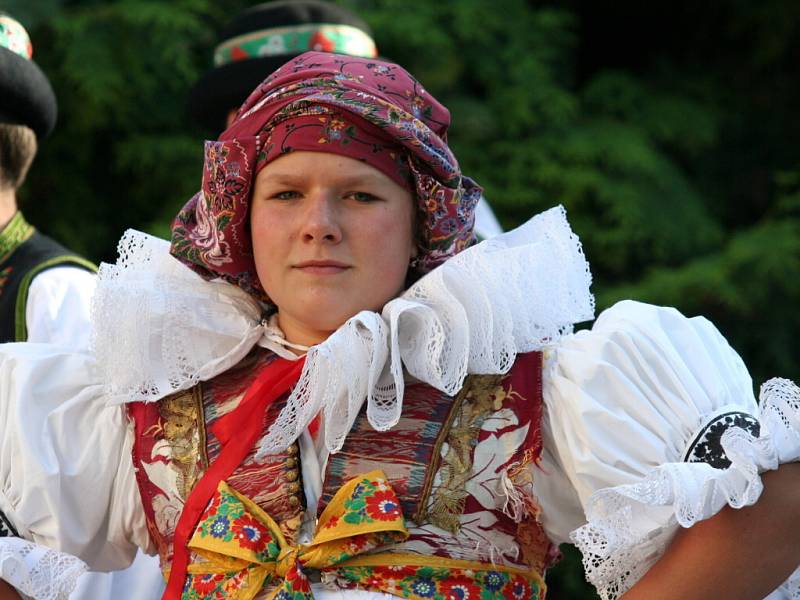 Folklorní festival Moravské chodníčky se sbory ze Slovácka, Valašska, Hané i Slovenska.