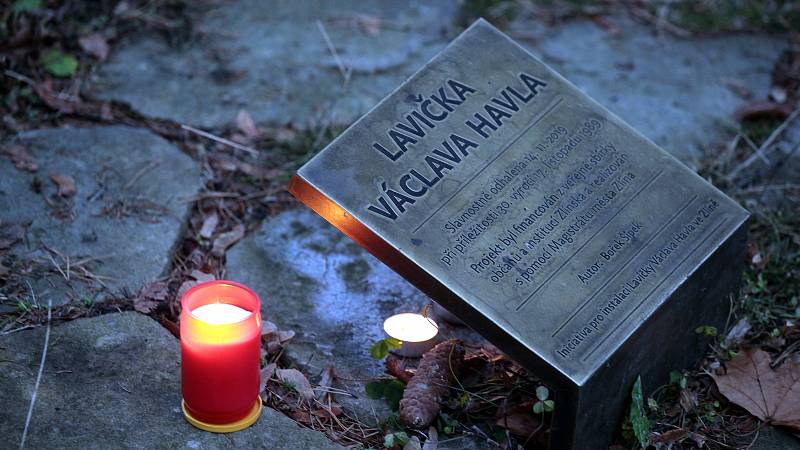 Lavička Václava Havla ve Zlíně, 17. listopad 2021