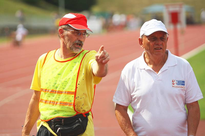 Letošní Zlínský mítink, který se v sobotu uskutečnil na Stadionu mládeže, svými výkony ozdobili čeští reprezentanti Zdeněk Stomšík, Jan Veleba nebo Radek Juška. Foto: Deník/Libor Kopl