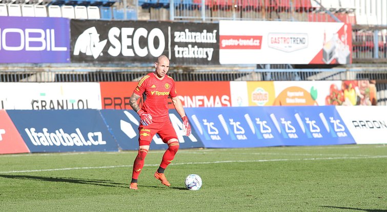 Brankář fotbalistů Zlína Stanislav Dostál při zápase v Olomouci, kde vychytal nulu. 