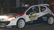 První desítka úvodní noční rychlostní zkoušky Barum Rally Zlín