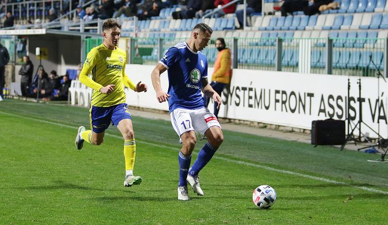 Fotbalisté Zlína (žluté dresy) v 15. kole FORTUNA:LIGY prohráli na hřišti Mladé Boleslavi 0:1.