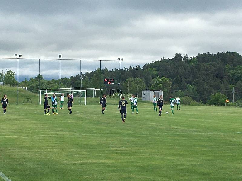 Fotbalisté Újezdu zvítězili v prvním zápase Ligy4 na hřišti Vysokého Pole 6:2.