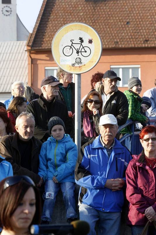 Slavnostní poklepání základního kamene regionální cyklostezky č. 471 Zlín-Otrokovice v Otrokovicích.