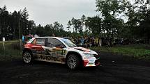 Nedělní průjezdy soudobých posádek 51. ročníku Barum Czech Rally Zlín na rychlostních zkouškách Pindula a Maják.