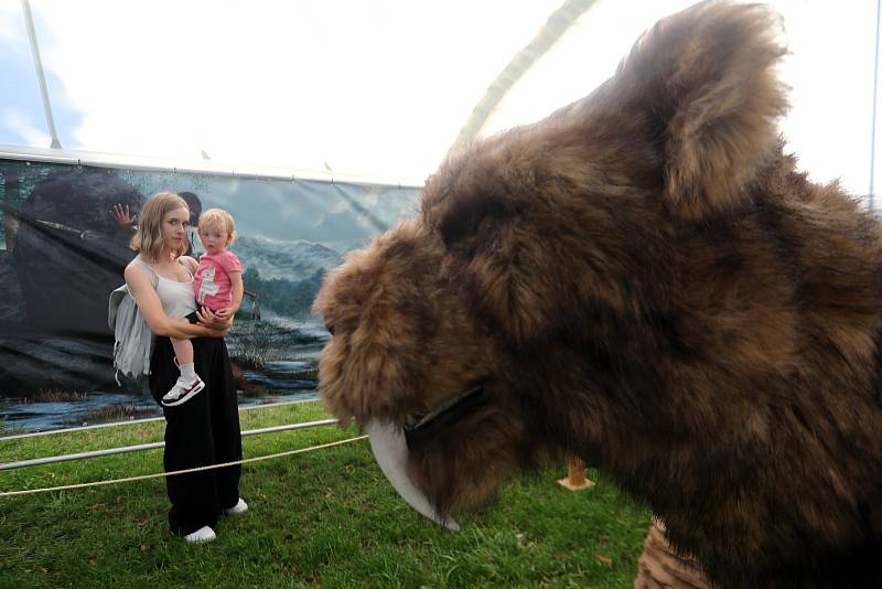 Výstava  Dobu ledovou – lovci mamutů ve Zlíně.