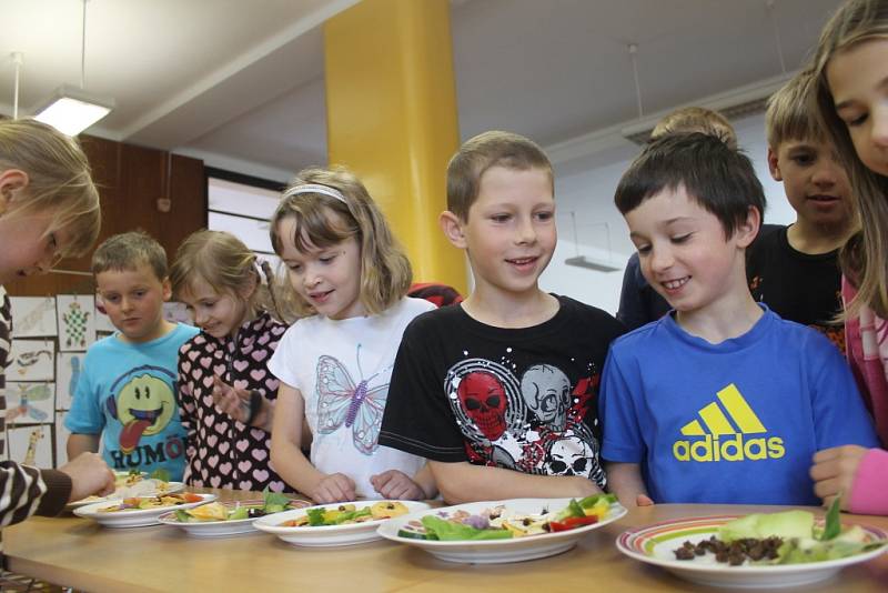 Ochutnat stravu budoucnosti mohly děti ze Základní školy Štípa