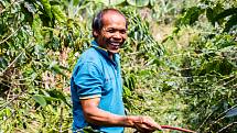 Farmář z Kukang Coffe Community.