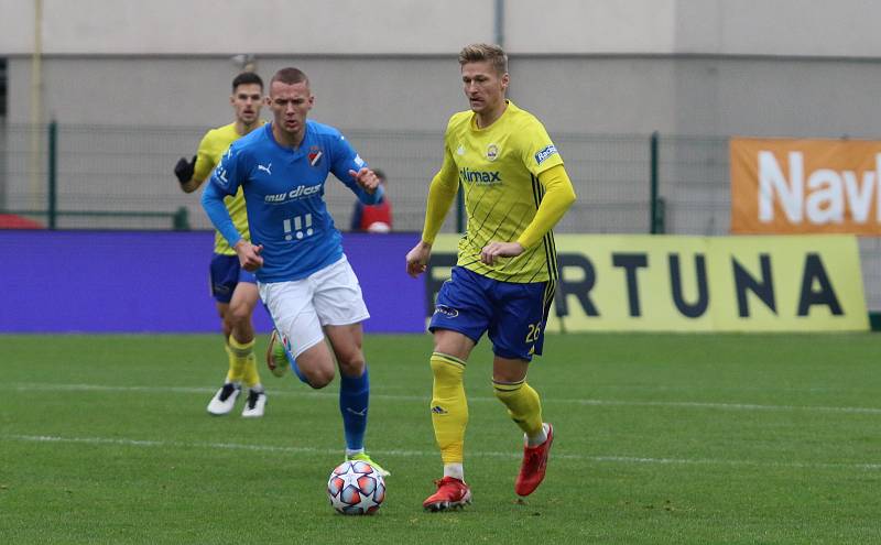 Fotbalisté Zlína se v 16. kole FORTUNA:LIGY utkali na Letné s Baníkem Ostrava. Duel kvůli vládním nařízením sledovala jen tisícovka diváků.