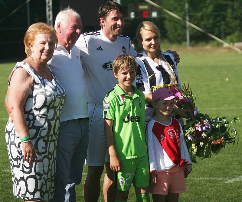 Fotbalista Zdeněk Grygera se v Holešově rozloučil s aktivní kariérou. 