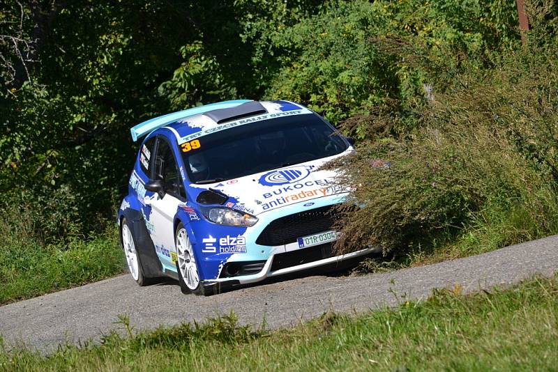 Piloti soutěžních vozů se připravovali v okolí Vizovic na Barum Rally