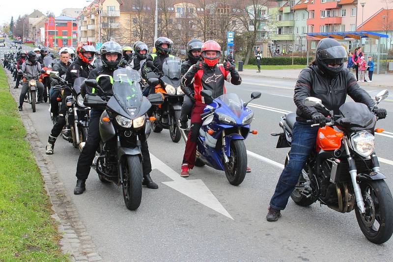 V sobotu 7. dubna 2018 se na náměstí v Otrokovicích konalo zahájení motorkářské sezony vyjížďkou MOTOBESIP - Restart.