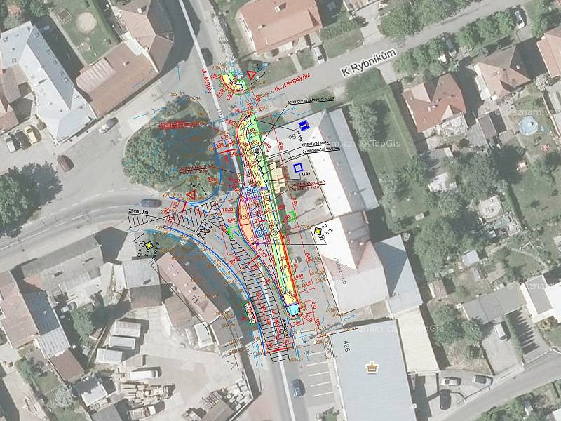 V místní části Prštné v křižovatce ulic Náves a Kútiky začíná realizace koncové zastávky MHD.