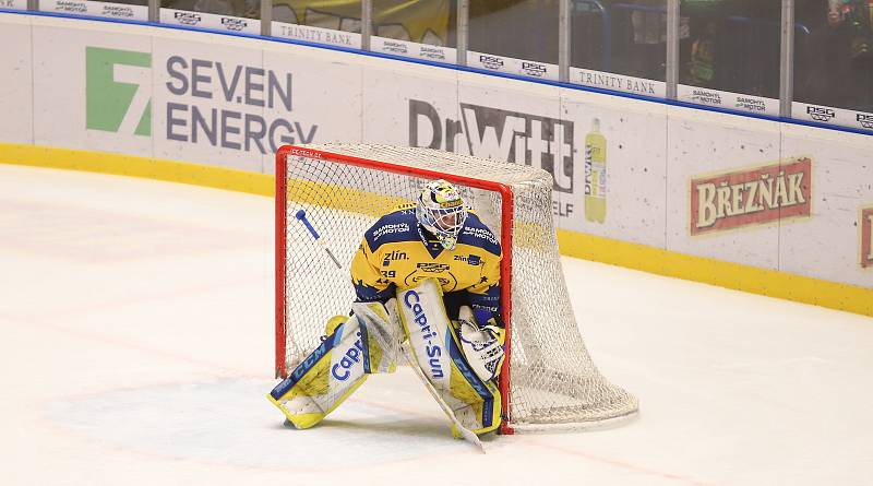 Třetí hokejové derby sezony patřilo Vsetínu. Libor Kašík.