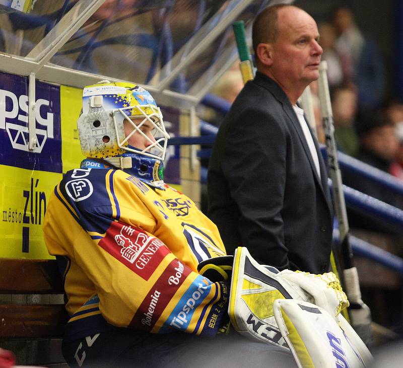 Daniel Huf a trenér brankářů Beranů Richard Hrazdira.