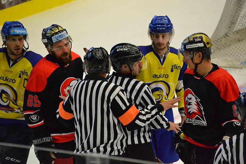 Hokejisté Aukro Berani Zlín v rámci turnaje Zubr cup vyzvali hokejisty Znojma.
