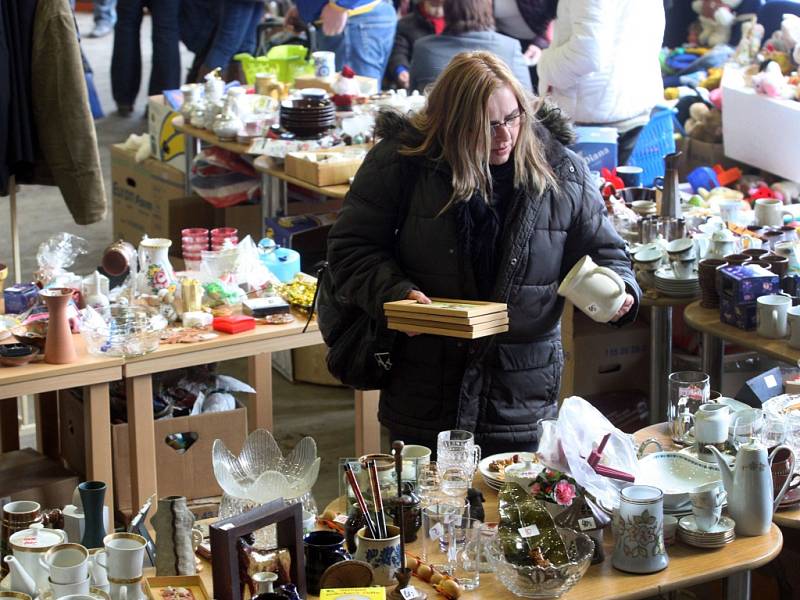 Třetí dobročinný bazar občanského sdružení naděje v Rock café ve Zlíně.  