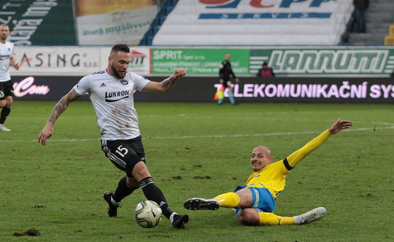 Fotbalisté Zlína (ve žlutých dresech) se v 19. kole FORTUNA:LIGY představili na Stínadlech, kde vyzvali domácí Teplice