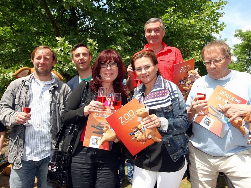 53. ZLÍN FILM FESTIVAL 2013. Křest mláďat klokana rudokrkého v ZOO Lešná.