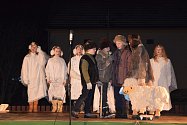 V sobotu 23. prosince 2017 se v Lukovečku konalo Zpívání koled u kapličky a předávání Betlémského světla.