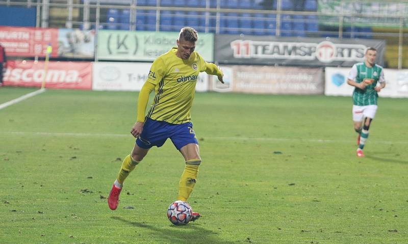 Fotbalisté Zlína (žluté dresy) v 14. kole FORTUNA:LIGY hráli s Jabloncem nerozhodně 0:0.