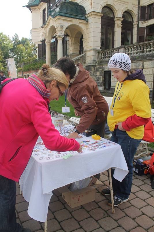 Lidé si na veletrh environmentální výchovy mohli koupit i několik drobností.