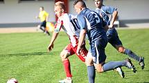 Fotbalisté Brumova (bílo-červení) v 11. kole divize E remizovali v derby se Slavičínem 1:1.