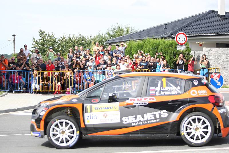 V rámci 49. ročníku Barum Czech Rally Zlín absolvovali v sobotu dopoledne jezdci rychlostní zkoušku Březová. Na snímku Alexej Lukjaňuk.