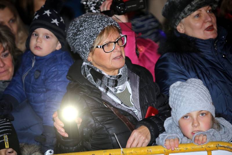 Česko zpívá koledy na náměstí Míru ve Zlíně