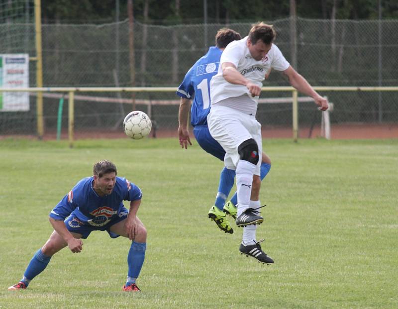 III. třída: SK Louky (v červeném) - Pohořelice