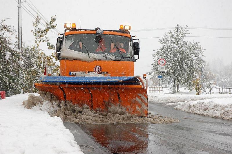 Sněhová kalamita nejvíce postihla oblasti Velkých Karlovic, Hornobečevsko a Hornolidečsko.
