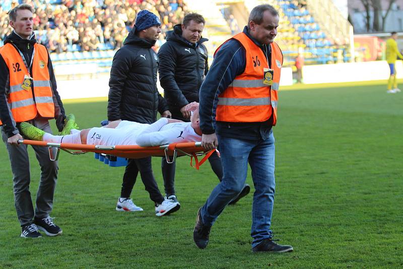 Fotbalisté Zlína (ve žlutých dresech) v 18. kole FORTUNA:LIGY hostili na Letné sousední Slovácko.