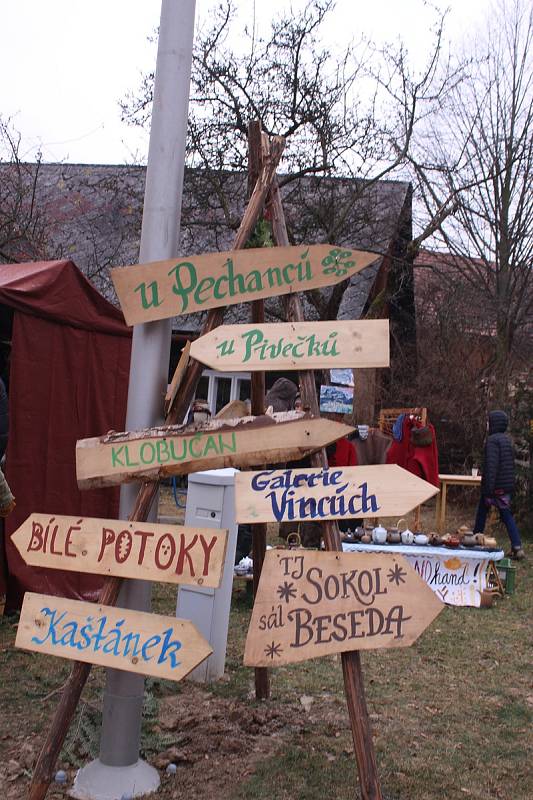 Ve Valašských Kloboukách  řádili čerti. Konal se zde 27. ročník Valašského jarmeku.