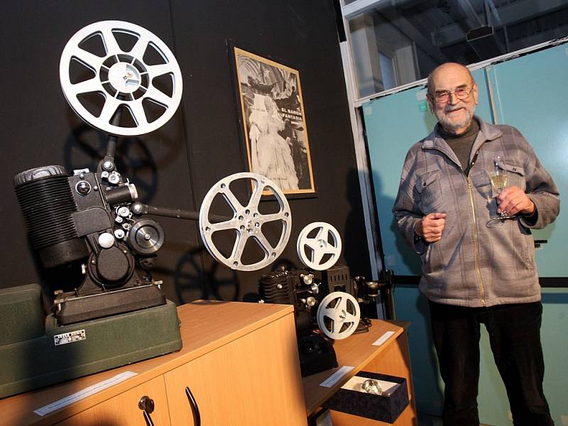 Otevření Kabinetu filmové historie na filmových ateliérech na Kudlově.