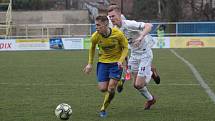 Fotbalisté Slovácka B vstoupili do jarních odvet ve třetí lize domácí výhrou 1:0 nad rezervou Zlína.