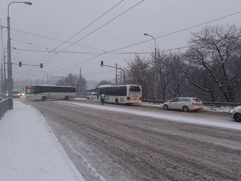 Sníh a ledovka ve Zlíně - 8. 2. 2021