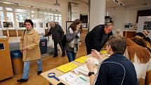 Druhé kolo prezidentských voleb 2018 ve Zlíně. volební okrsek č.1 Kolektivní dům