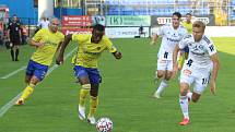 Fotbalisté Zlína (žluté dresy) v 5. kole FORTUNA:LIGY prohráli doma s Olomoucí 1:4.