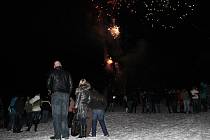 Příchod nového roku slavili Zlíňané například na lyžařském svahu nad Domem umění.