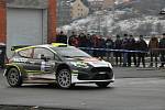 Exhibici VHS Mikuláš Rally ve Slušovicích v sobotu opanoval Ondřej Bisaha se spolujezdcem Jakubem Navrátilem ve voze Hyundai i20 R5. Druhé místo obsadil Martin Vlček se shodným vozem a na třetím místě se umístil Antonín Tlusťák s vozem Škoda Fabia.