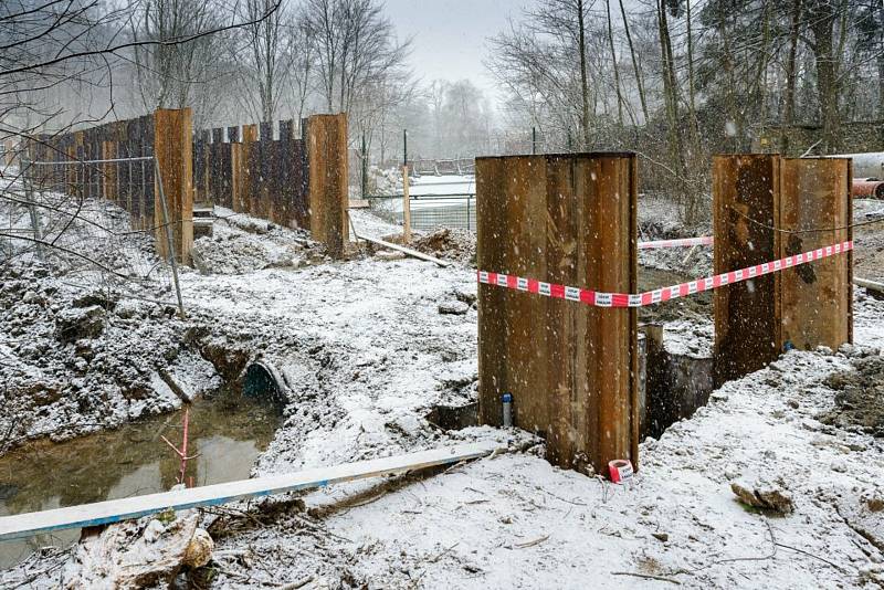 Závěr roku 2017 - zahájení stavby zahrady Karibuni